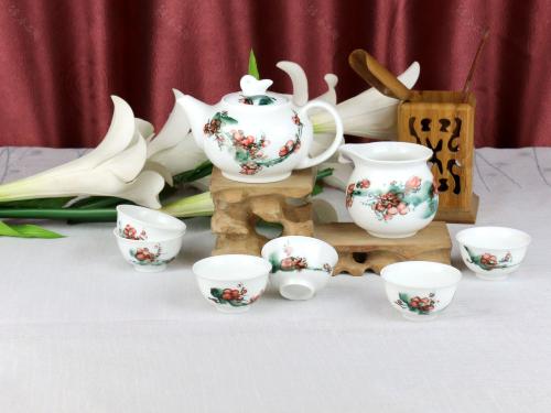 8头釉中彩茶具—红梅