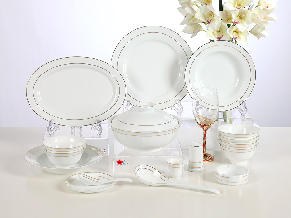 56头金镶玉中餐具