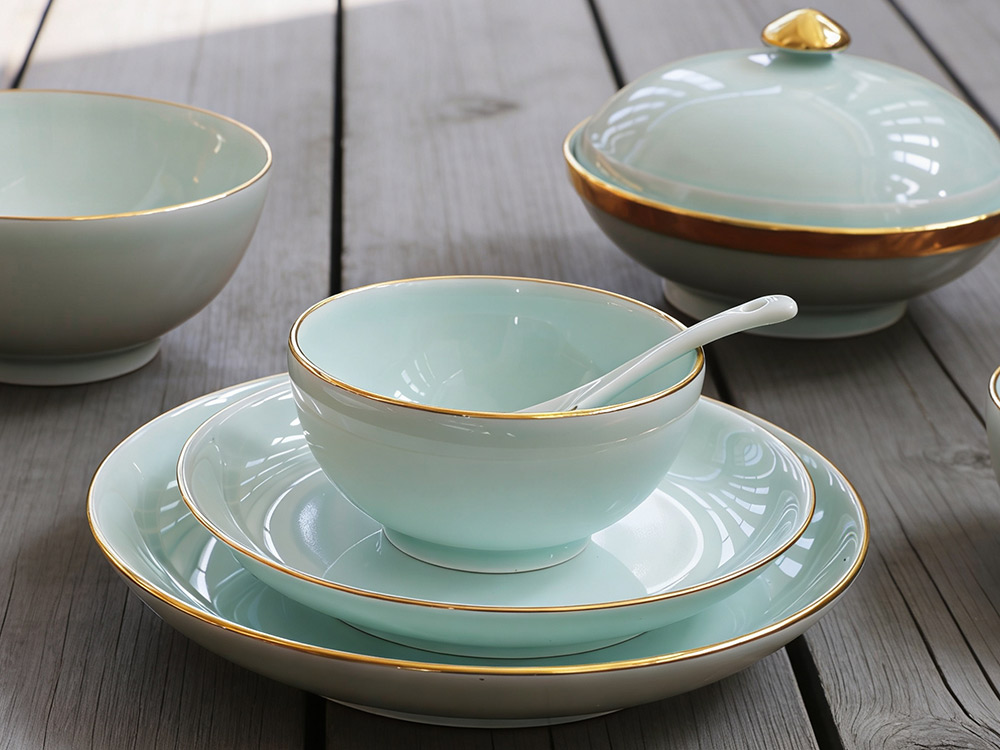 38头全手工青釉金镶玉中餐具