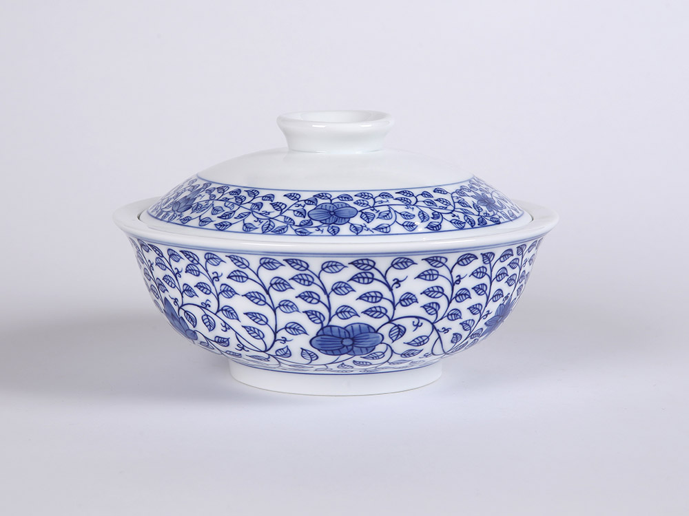 111头缠枝莲釉下手绘青花中餐具