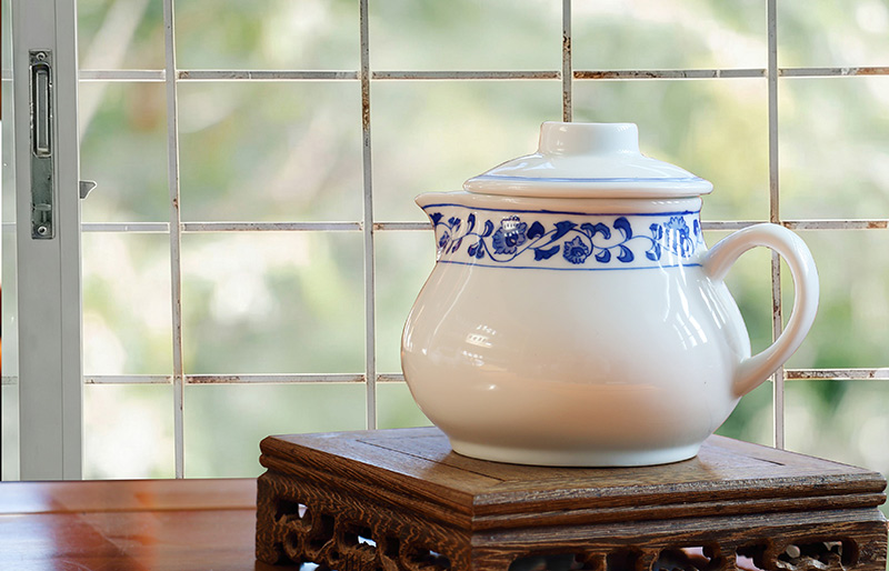 13头手绘青花牡丹花边纹茶具