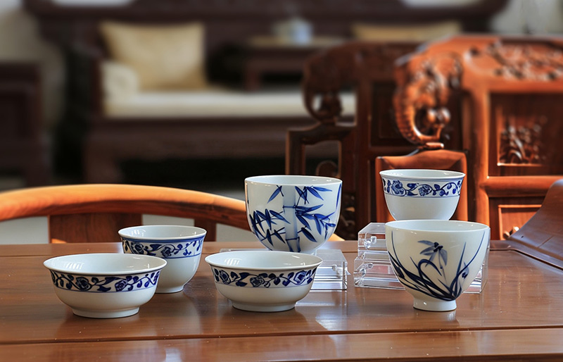 13头手绘青花牡丹花边纹茶具