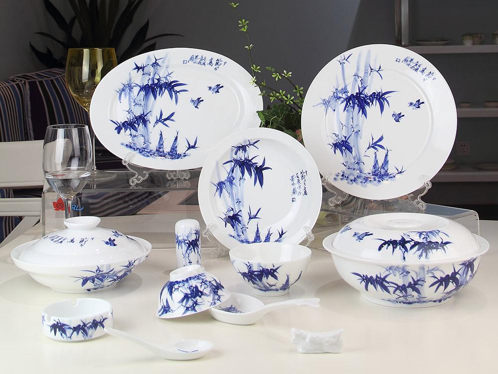 66头釉下手青花绘节节高中餐具