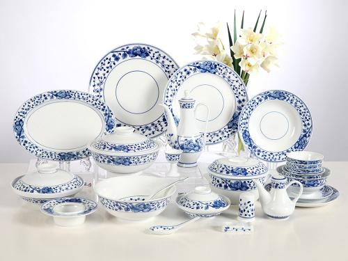 111头釉下手绘青花中餐具--花满园