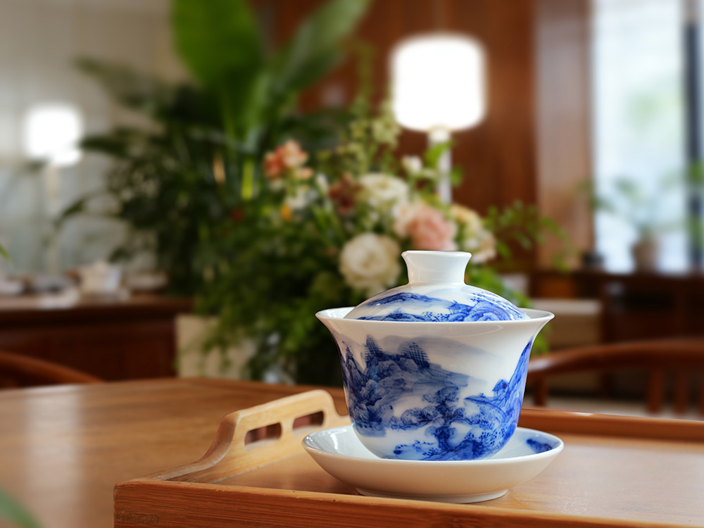 1头手绘山水盖碗