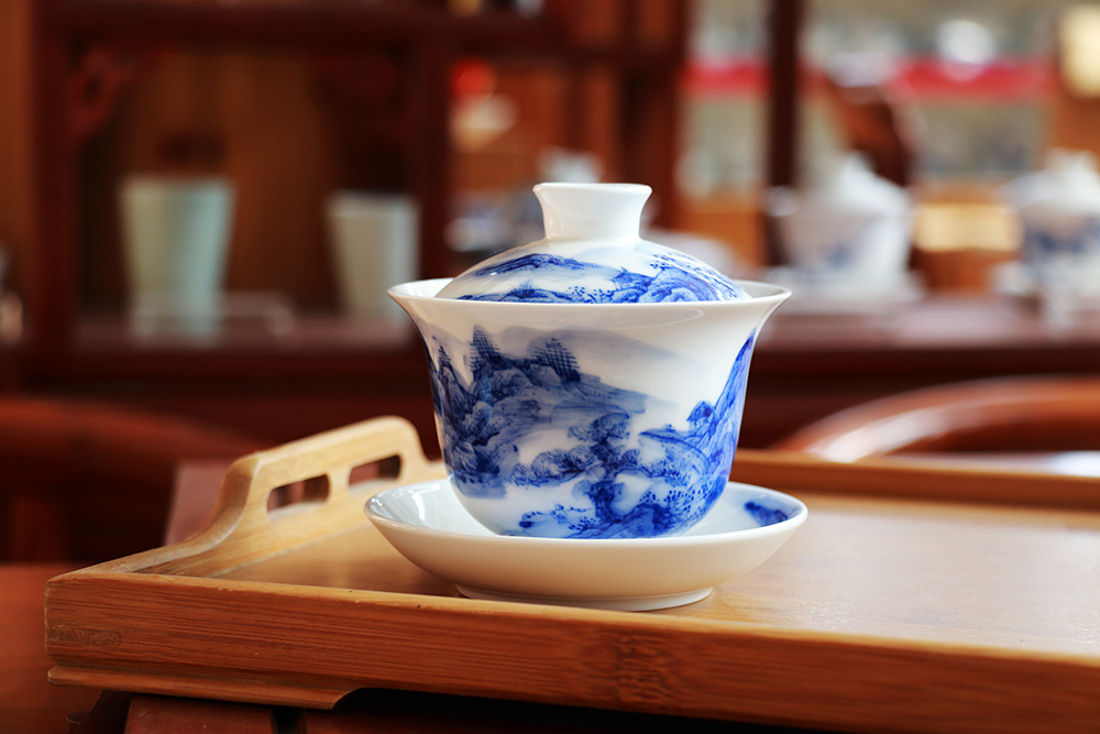 1头手绘山水盖碗