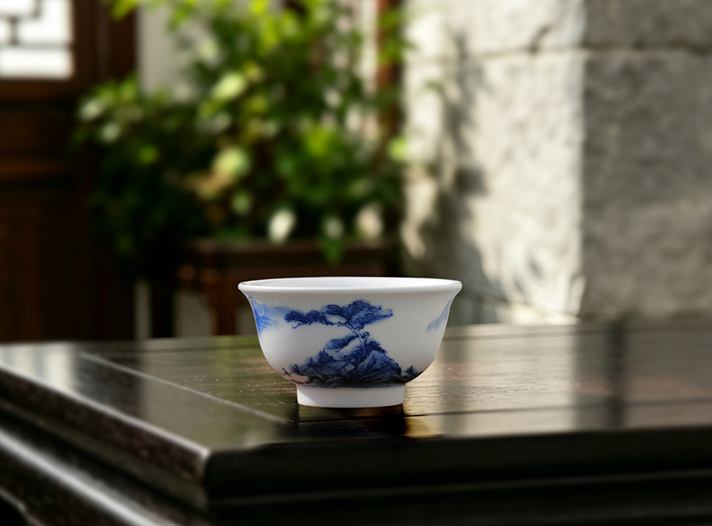 全手工青花重工山水金品压手杯