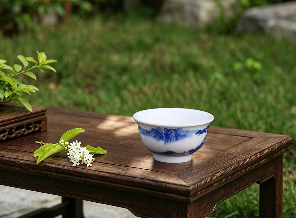 全手工青花重工山水金品压手杯
