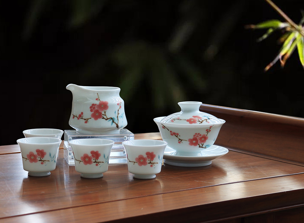 6头釉中彩玉泥翠竹红梅茶具