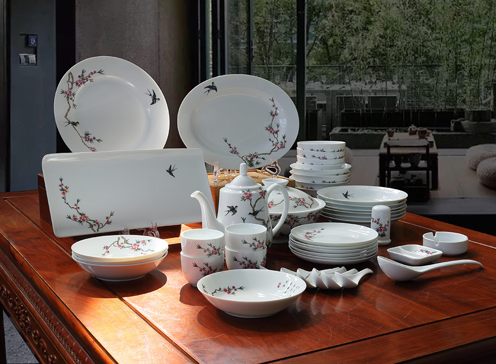 70头最春光珐琅彩中餐具